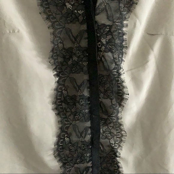 Larry Levine sleeveless button up blouse - Picture 6 of 6